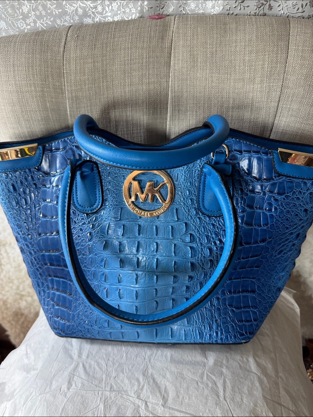 Michael Kors Bright Blue Croc-Embossed Tote with Wristlet - Picture 4 of 9